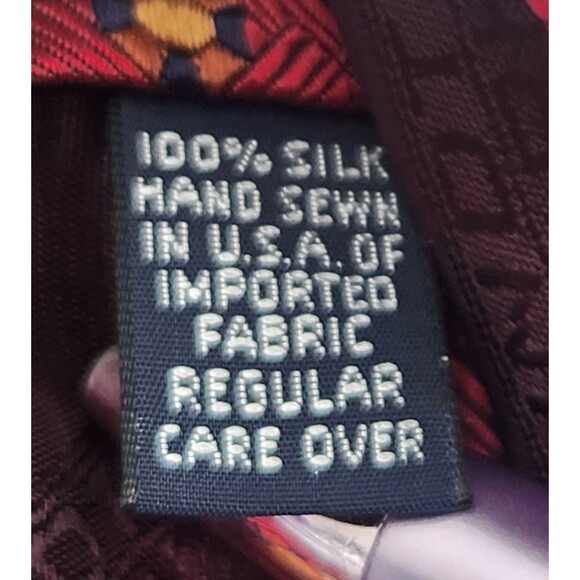 Roundtree & Yorke Classics Red Geometric Men's Tie 100% Silk 60"L x 4" W - Picture 5 of 7